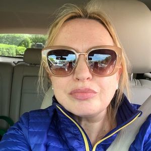 Meet your Posher, Suzanne